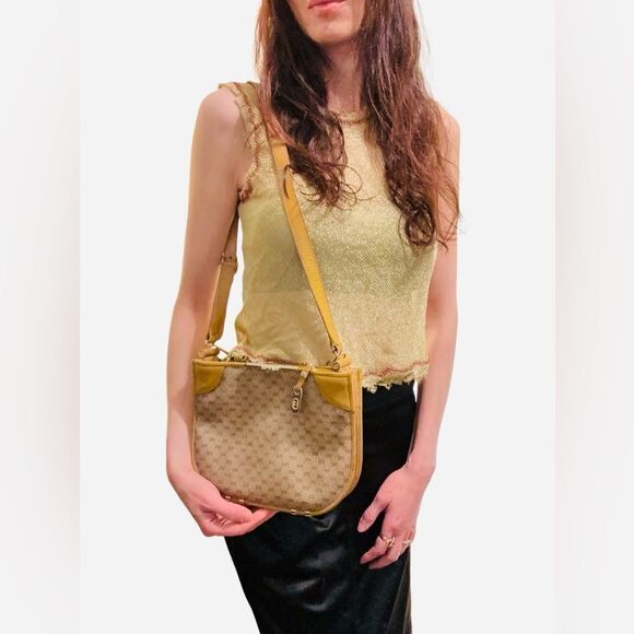 Gucci vintage cross body honey caramel handbag - Picture 1 of 15